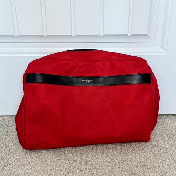 Michael Kors Nylon Messenger - Picture 1 of 2